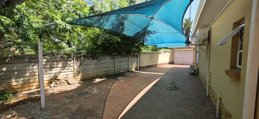 To Let 4 Bedroom Property for Rent in Grimbeeck Park North West